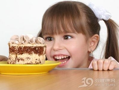 孩子总喜欢吃糖吃怎么办？学会这几招让孩子少吃“糖”